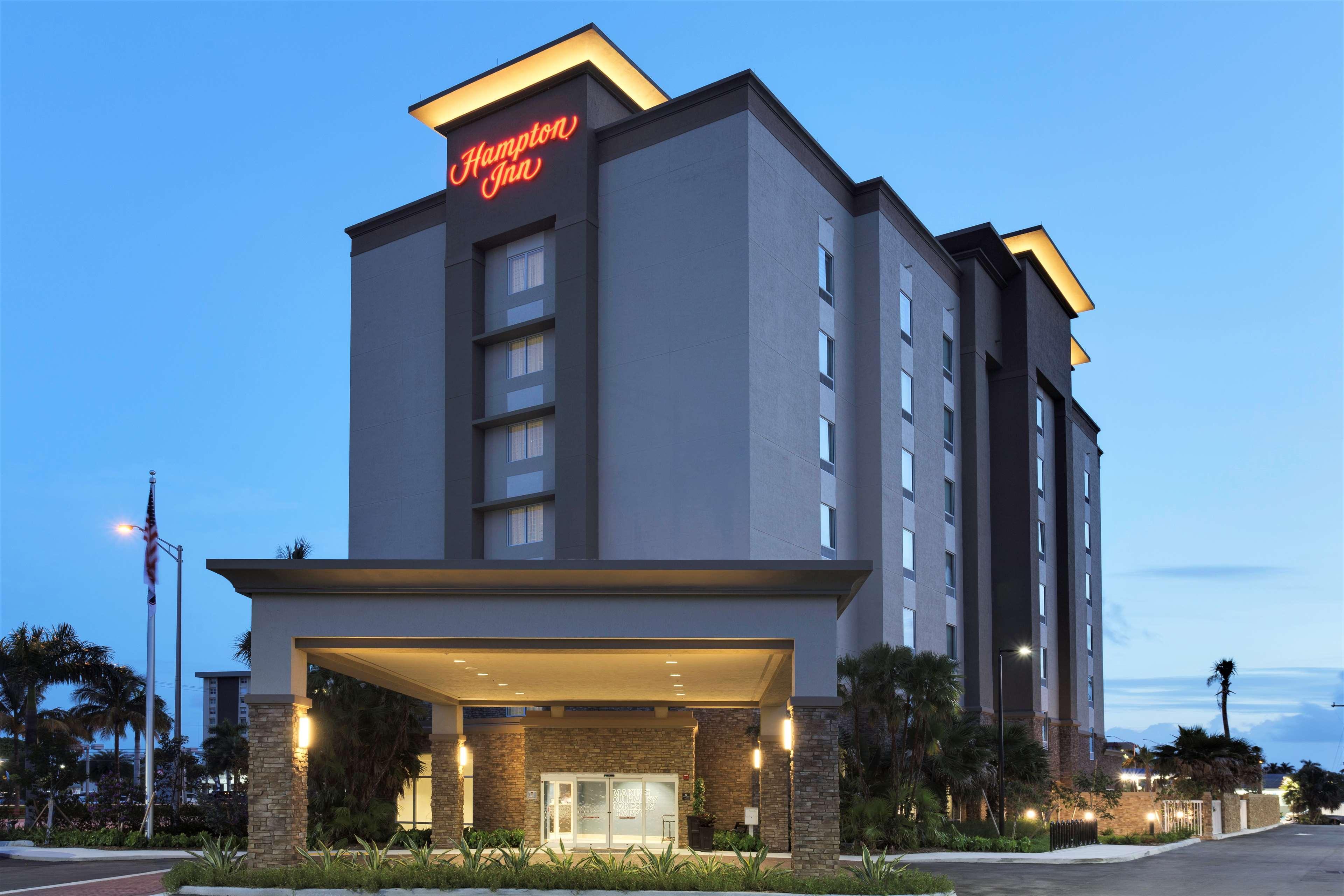 Hampton Inn Fort Lauderdale Pompano Beach Exterior photo