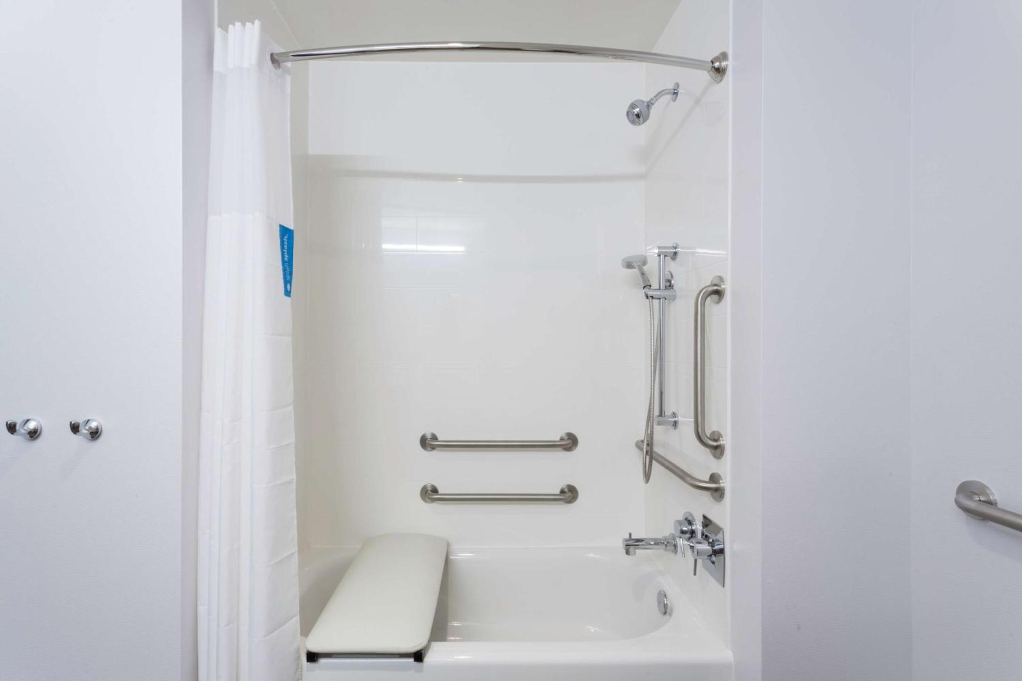 Hampton Inn Fort Lauderdale Pompano Beach Exterior photo