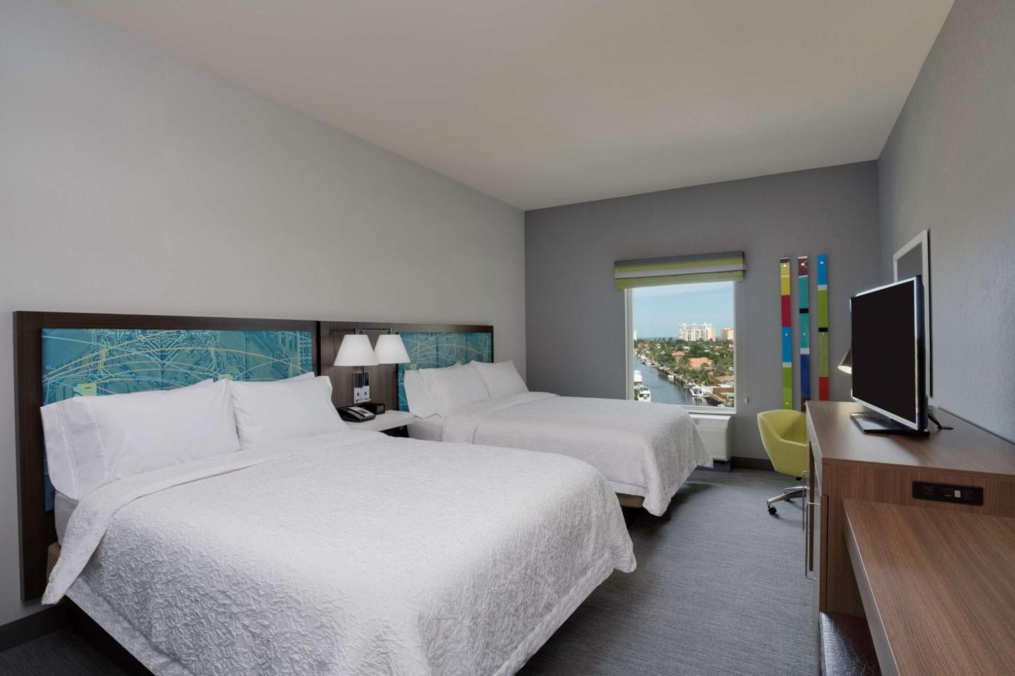 Hampton Inn Fort Lauderdale Pompano Beach Exterior photo